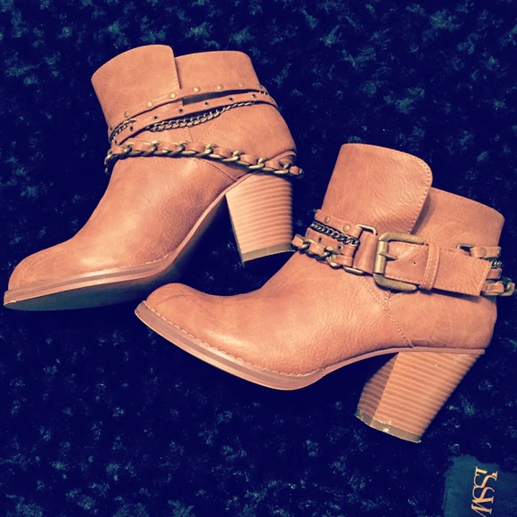 Women’s shoes - Picture 1 of 4